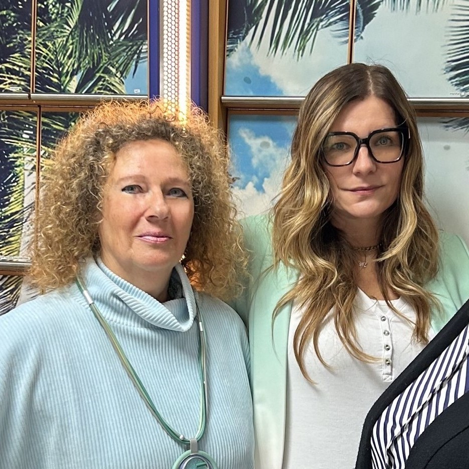 Bild von Inhaberin Sabrina Jonak-Eralp und Mitarbeiterin Marion Richter